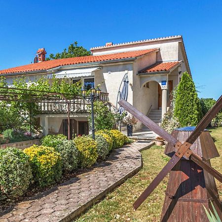 Awesome Studio In Pula With Wifi Bagian luar foto